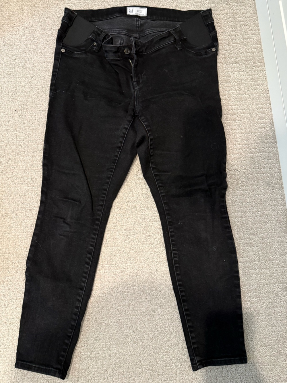 GAP Women's maternity Black Skinny Jeans